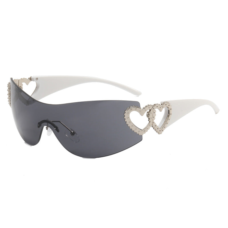 Dame Fashion-solbrille med hjerte-applikasjoner Luvikno