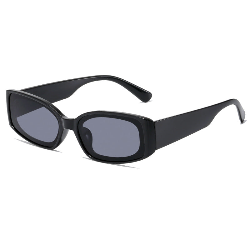Dame moteriktig solbrille i futuristisk design Luvikno