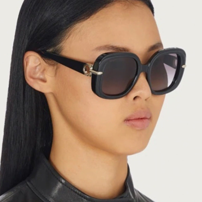 Dame kvadratisk solbrille med luksuriøs metalldetalj Luvikno