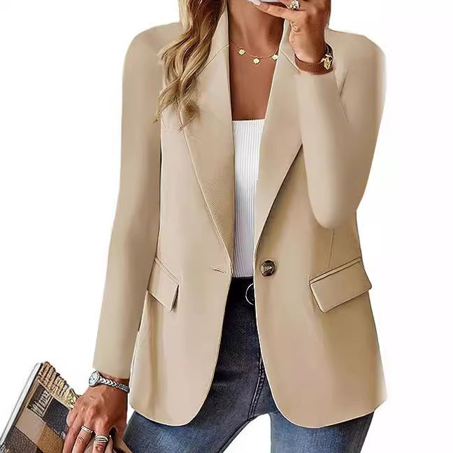 Naisten moderni bleiserilook elegantilla leikkauksella ja klassisilla yksityiskohdilla Luvik