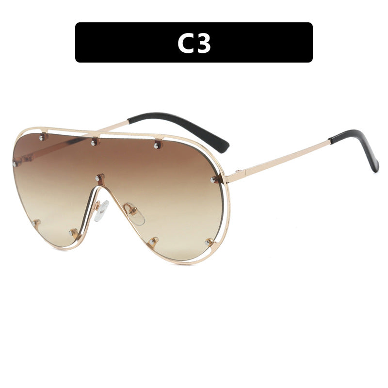 Dame moteriktig oversized solbrille i stilig retro-design Luvikno