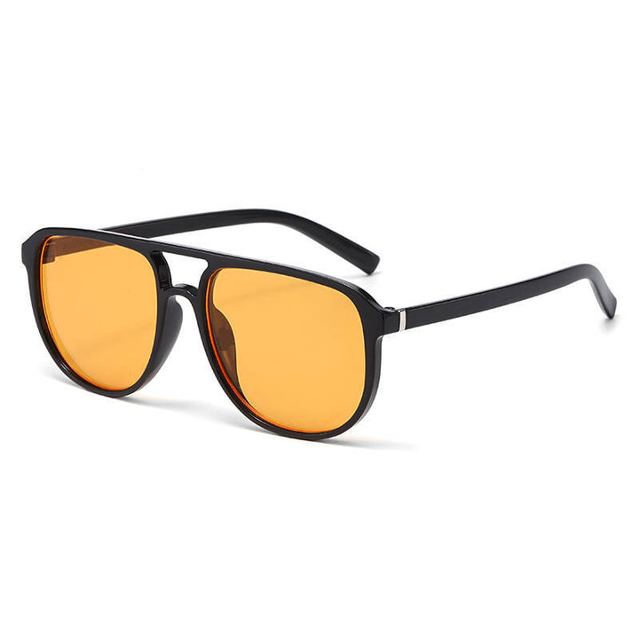 Dame moteriktig solbrille i elegant kvadratdesign Luvikno