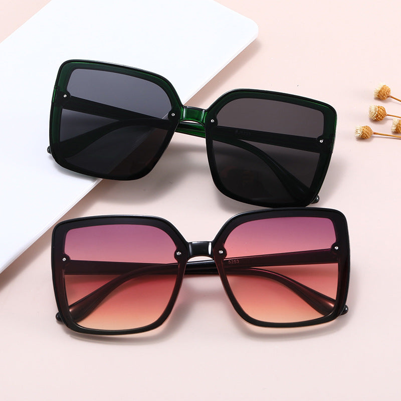 Dame Oversized-firkantet solbrille med kontrasterende ramme Luvikno
