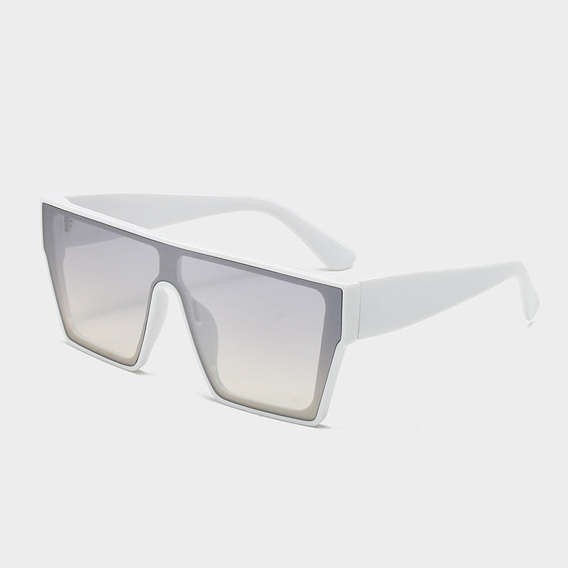 Dame moteriktig solbrille med kantede glass Luvikno