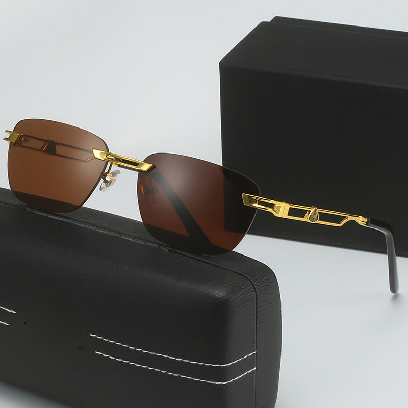 Dame Designer solbrille med elegant metallramme Luvikno