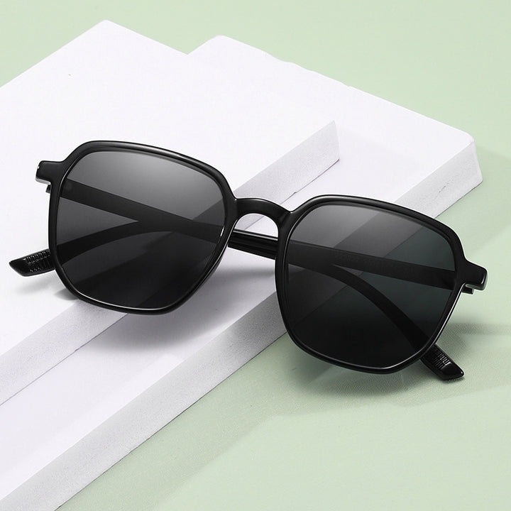 Dame firkantet solbrille med moderne ramme Luvikno