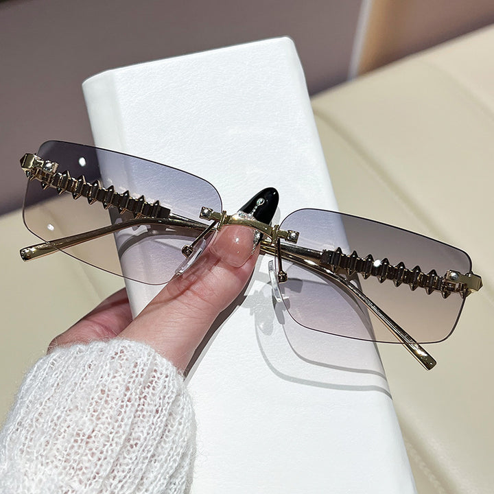 Dame elegant og moteriktig brille Luvikno