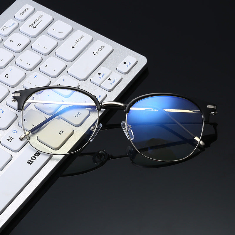 Damer moteriktig cat-eye brille med filigran metallramme Luvikno