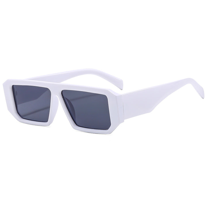 Dame moteriktig solbrille i iøynefallende geometrisk design Luvikno