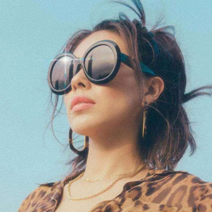 Dame oversized moteriktig solbrille med elegant design Luvikno