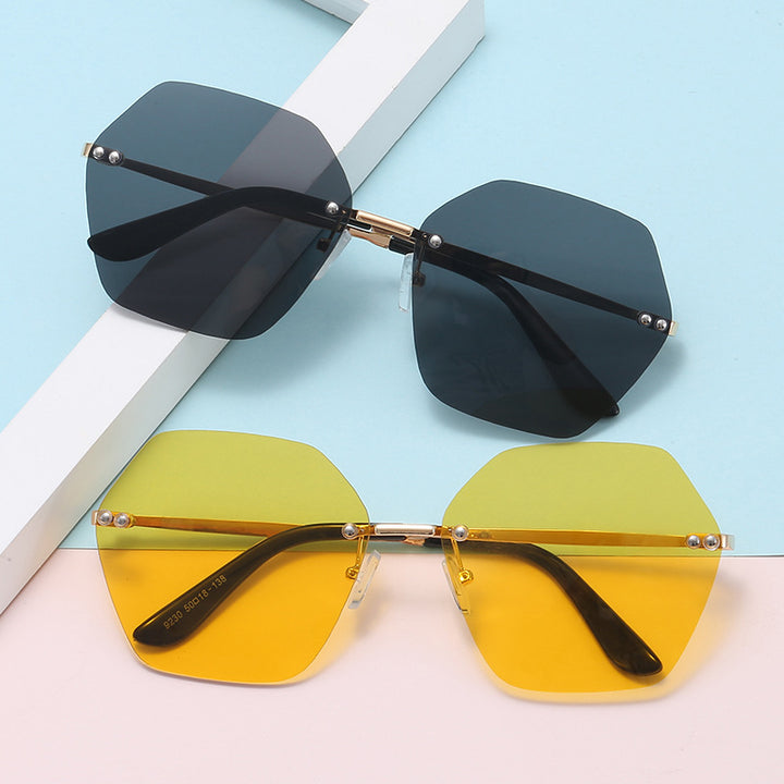 Damer hexagonal solbrille med elegant metallramme Luvikno