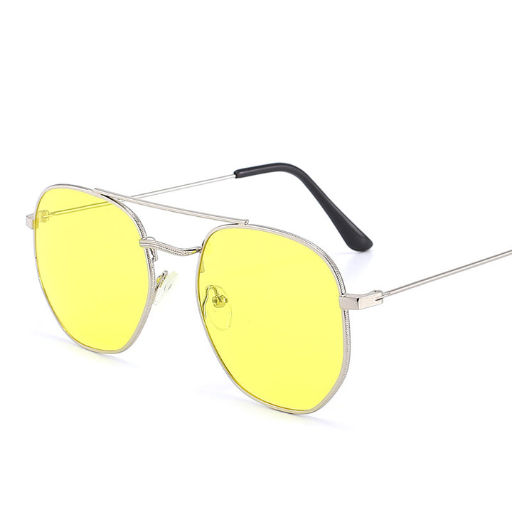 Dame solbrille med oval ramme og beskyttende gradientlinse Luvikno