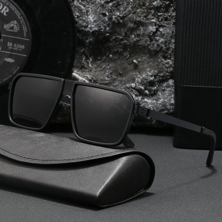 Dame moteriktig solbrille i moderne, firkantet design Luvikno