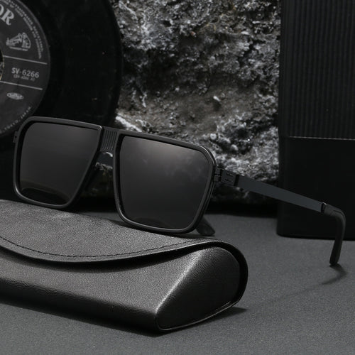 Dame moteriktig solbrille i moderne, firkantet design Luvikno