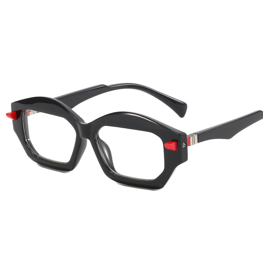 Damer moderne solbrille med iøynefallende ramme Luvikno
