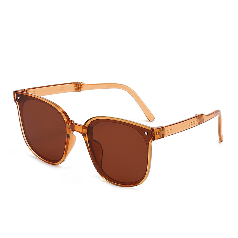 Dame klassisk solbrille i stilfull design Luvikno