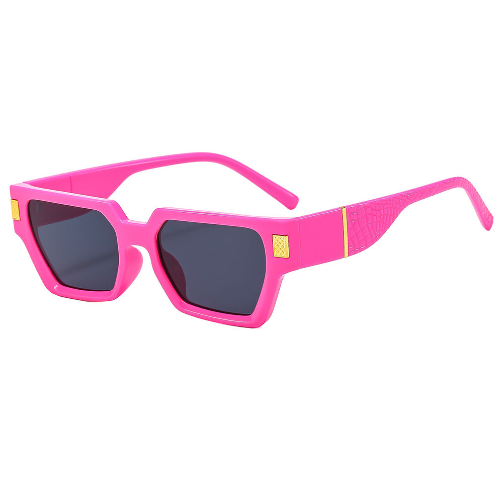 Dame Modish solbrille i markant design med Honeyglass og strukturert ramme Luvikno