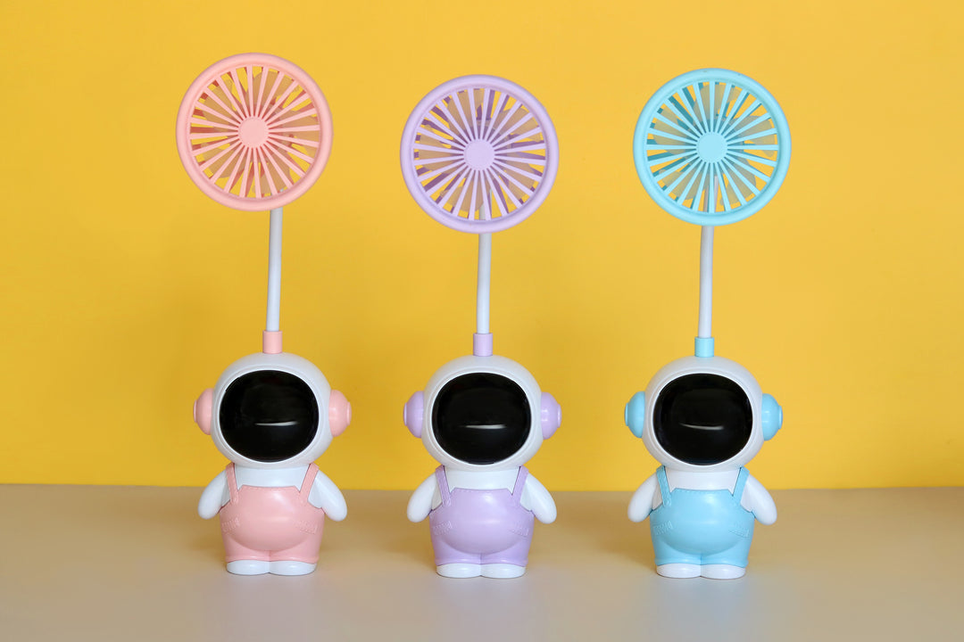 Unisex morsom håndvifte i astronautdesign Luvikno
