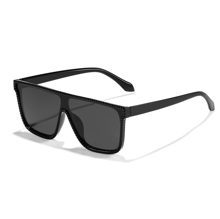 Dame futuristisk motesolbrille med bred ramme og kontrasterende glass Luvikno