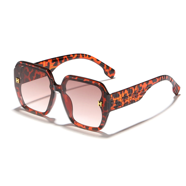 Damer moteriktig solbrille med kvadratisk ramme og trendy glass Luvikno