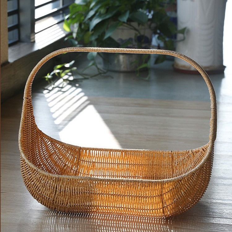 Dame Håndlaget Rattan Kurv med elegant kontur Luvikno