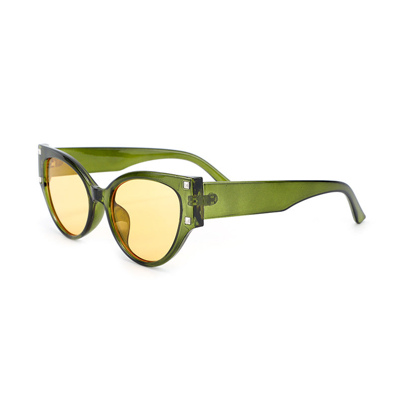 Dame trendy Cat-Eye solbriller med glamorøse aksenter Luvikno