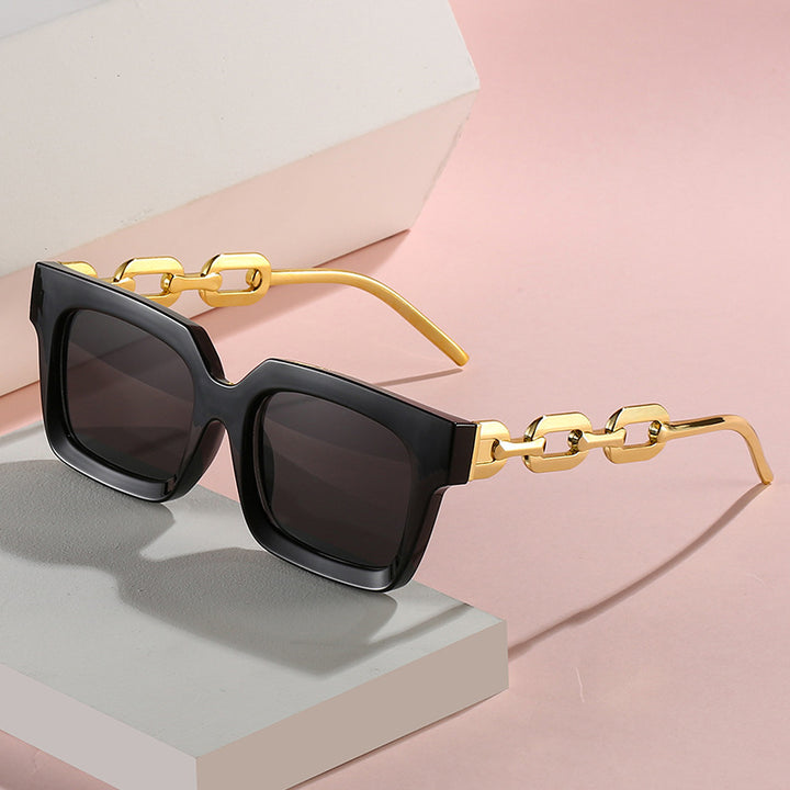 Dame moteriss solbrille med unikt kjedeelement Luvikno