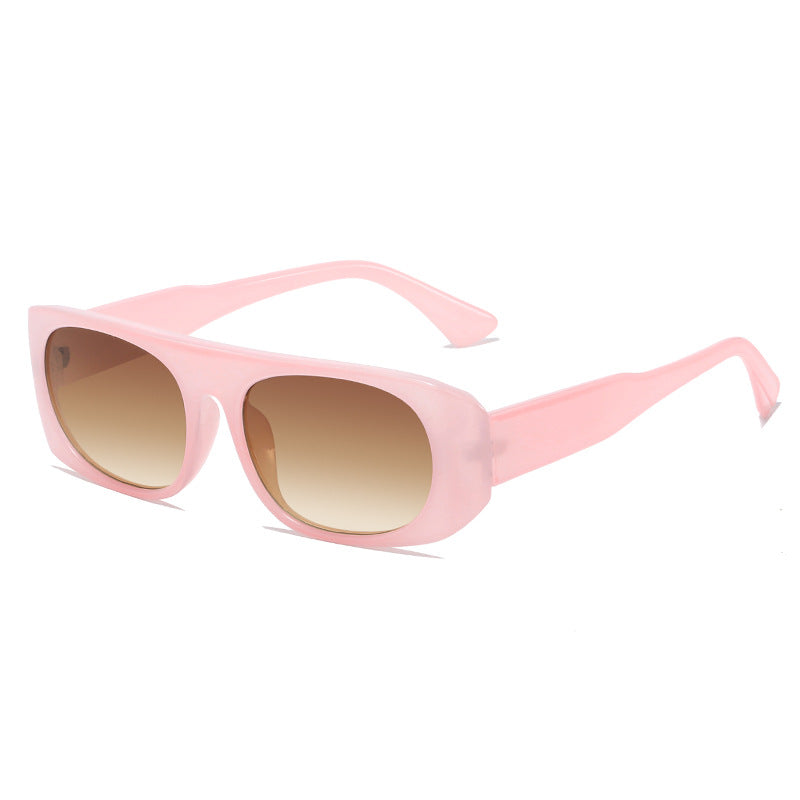 Dame moteriktig solbrille i elegant skjolddesign Luvikno