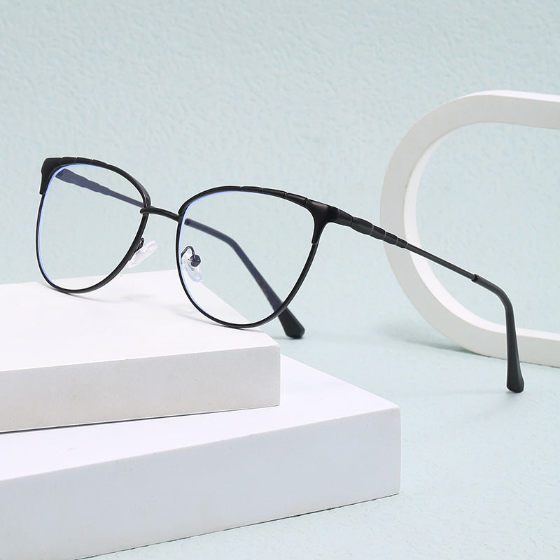 Dame Cat-Eye briller med fine metallakenter Luvikno