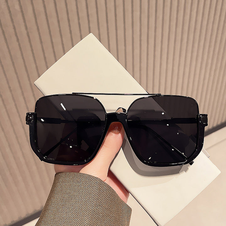 Dame oversized solbriller med elegant, kvadratisk ramme Luvikno
