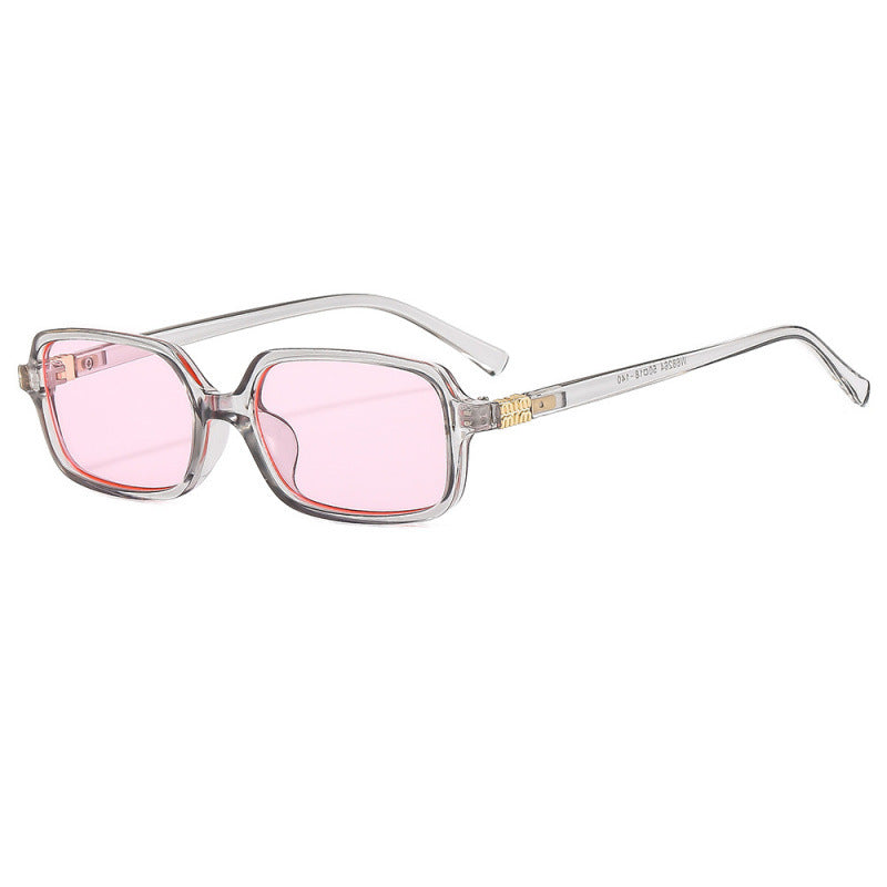 Dame moteriktig lesebrille i moderne kvadratisk design Luvikno