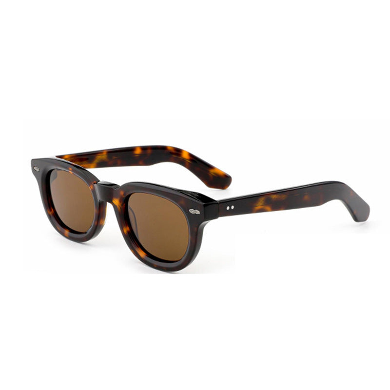 Dame retro-inspirert solbrille med bredt skilpadde-ramme og harmoniske glass Luvikno