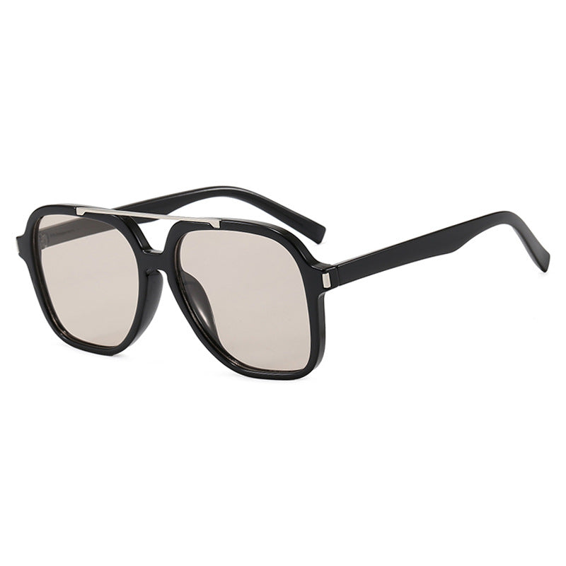 Dame kvadratisk solbrille med beskyttende UV-filter og elegant ramme Luvikno