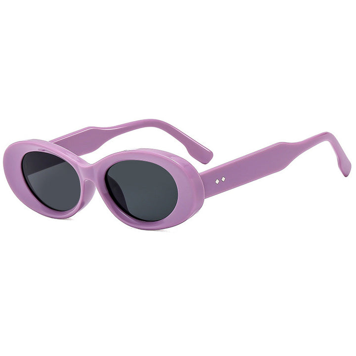 Dame moteriktig solbrille i elegant retrostil Luvikno