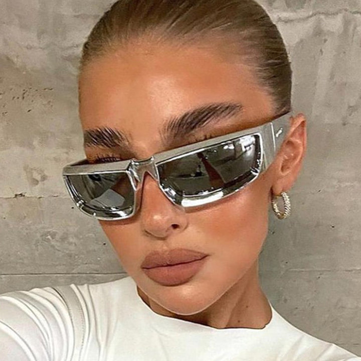 Damer sporty solbrille med robust og ergonomisk design Luvikno