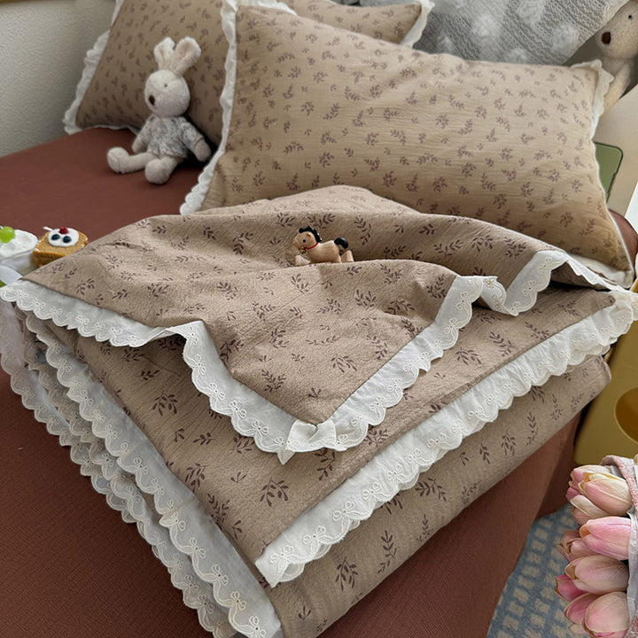 Dame Koselig Dagsdeke med lekent blomsterdesign Luvikno