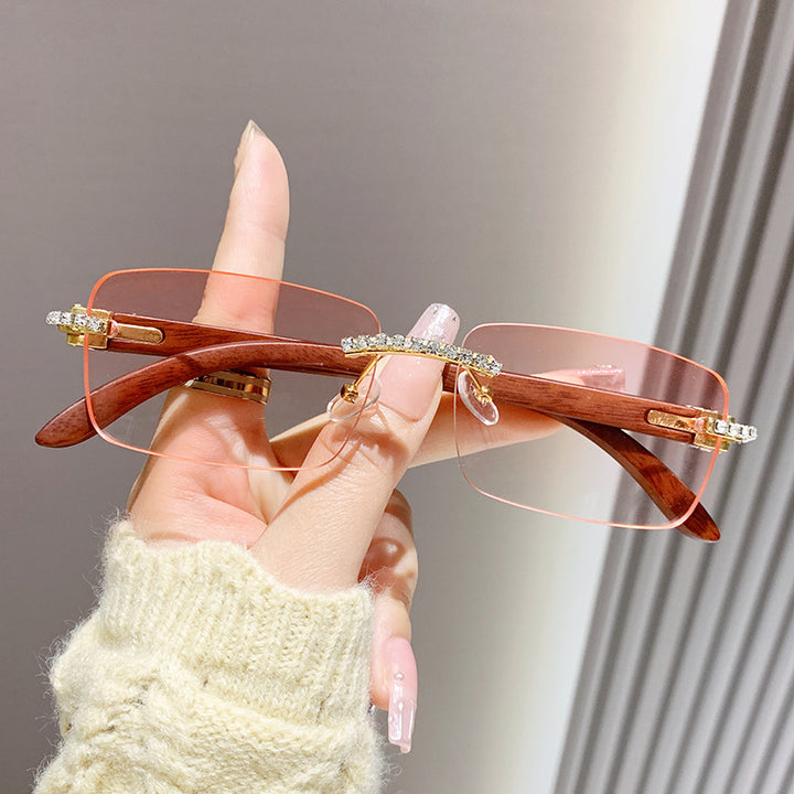 Dame elegant solbrille med unik ramme Luvikno