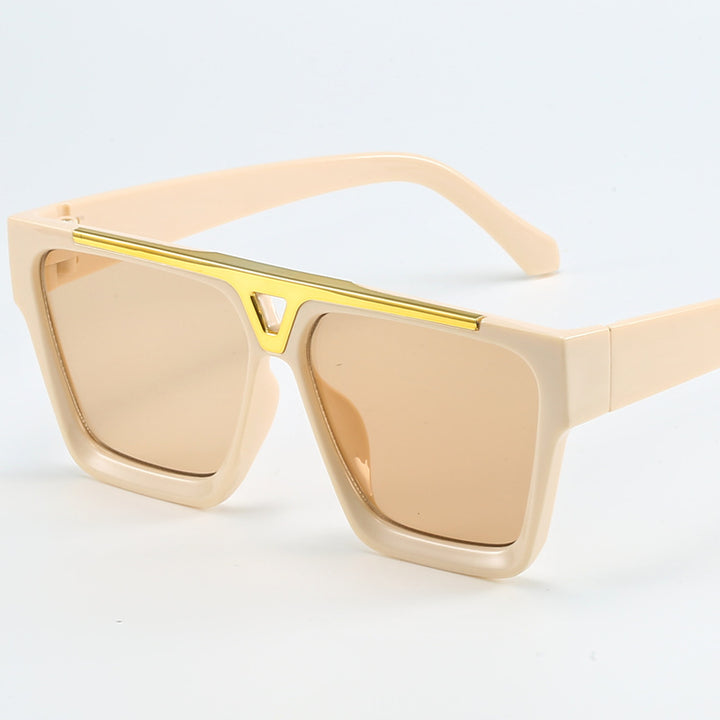 Dame moterik oversized solbrille med stilige gullaccent Luvikno