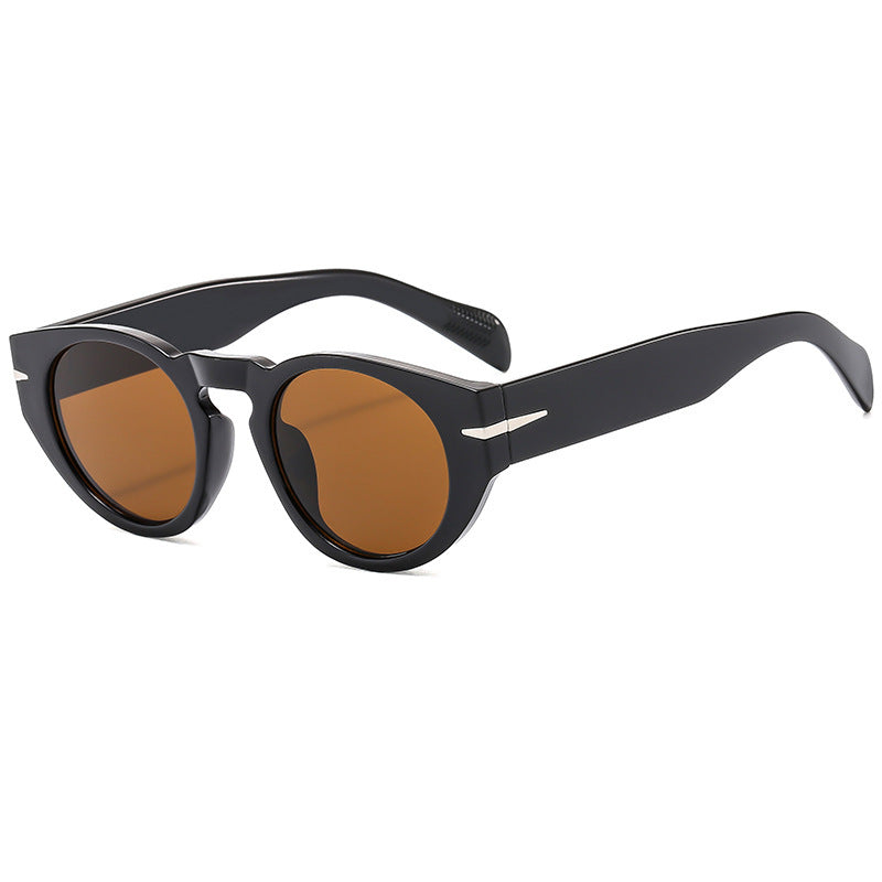 Dame moteriktig solbrille med unikt design og polariserende glass Luvikno
