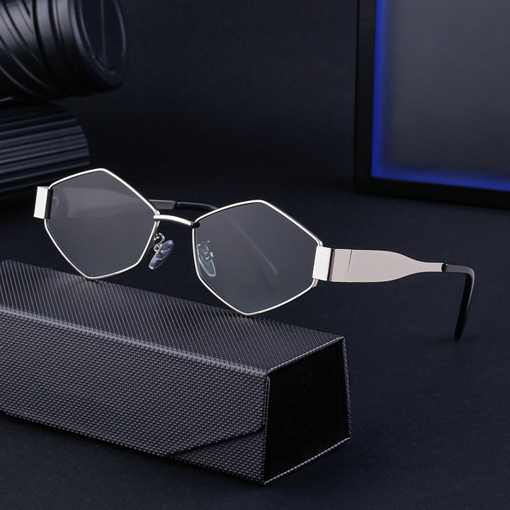 Dame geometrisk solbrille med moderne ramme Luvikno