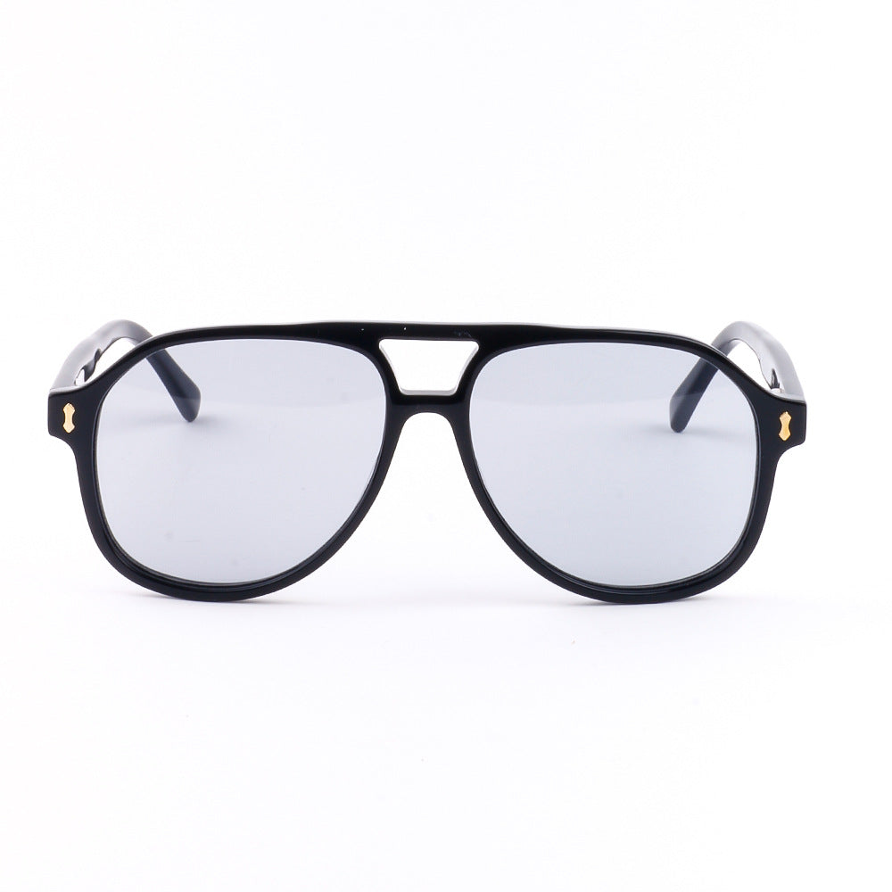 Dame moderne solbrille med innovativ ramme Luvikno