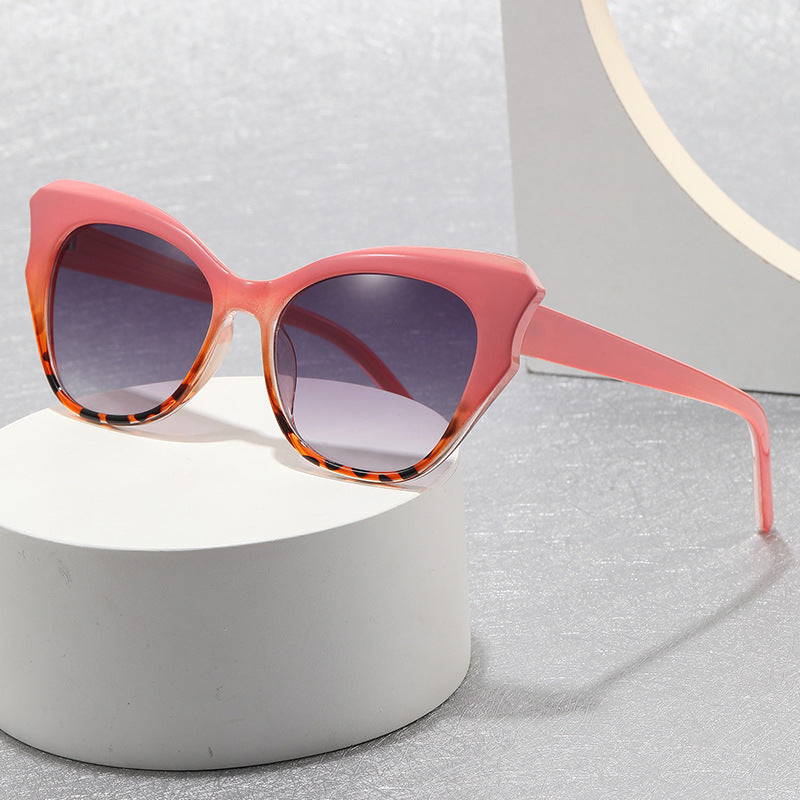 Dame Cat-Eye Solbrille med stilfullt design Luvikno