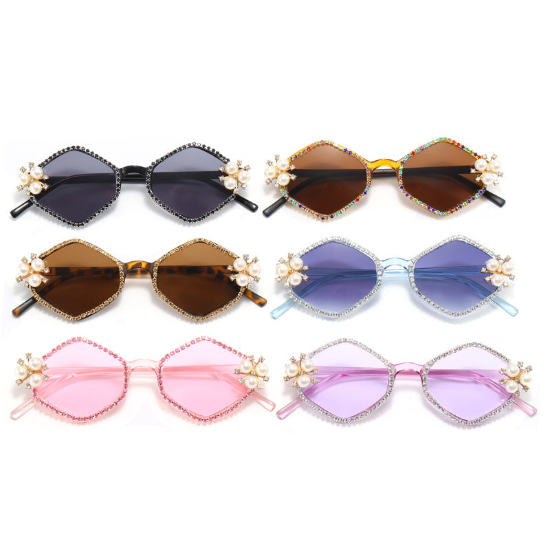 Damer ekstravagant solbrille med glamorøse perledetaljer Luvikno