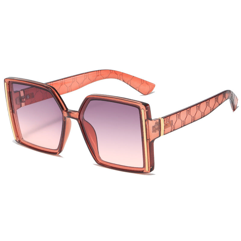 Damer fashionable solbriller i retro-inspirert design Luvikno