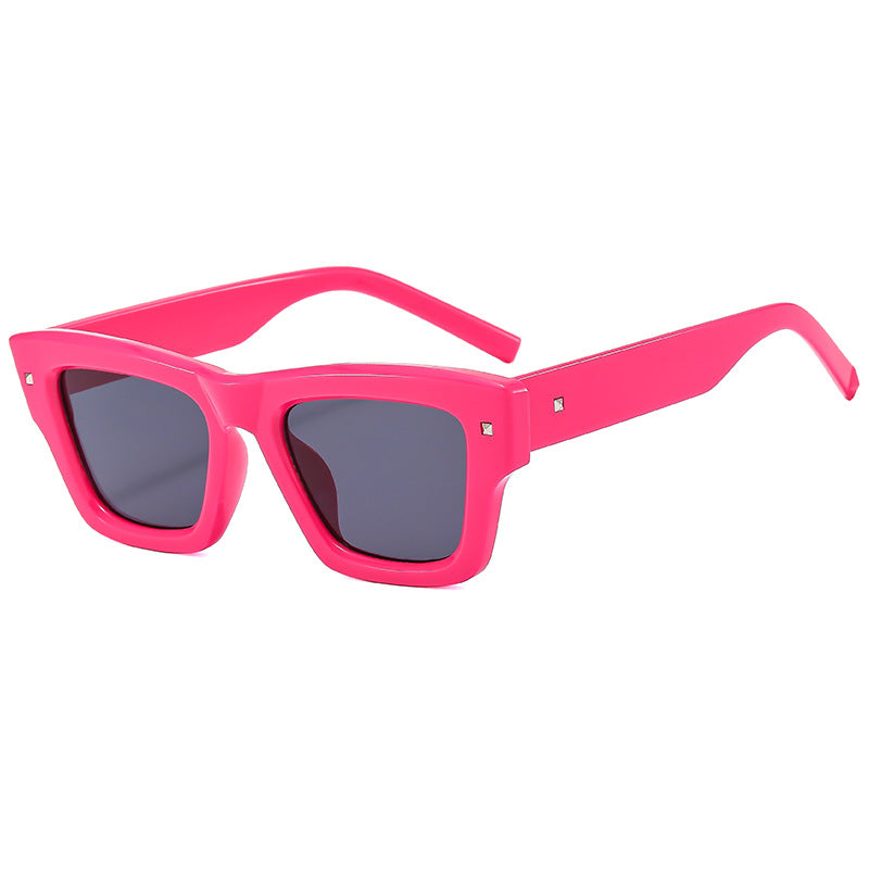 Dame Modische solbriller i trendy geometrisk design Luvikno