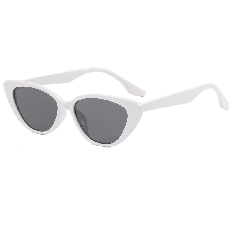 Dame Kattøye Solbrille med moderne ramme Luvikno