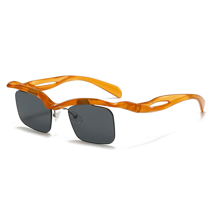 Dame moteriktig solbrille med innovativ ramme Luvikno