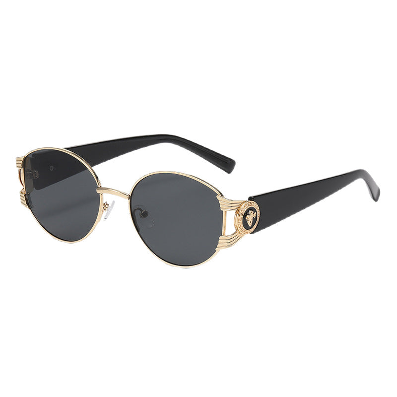 Dame elegant solbrille med luksuriøs metallramme og speilte glass Luvikno