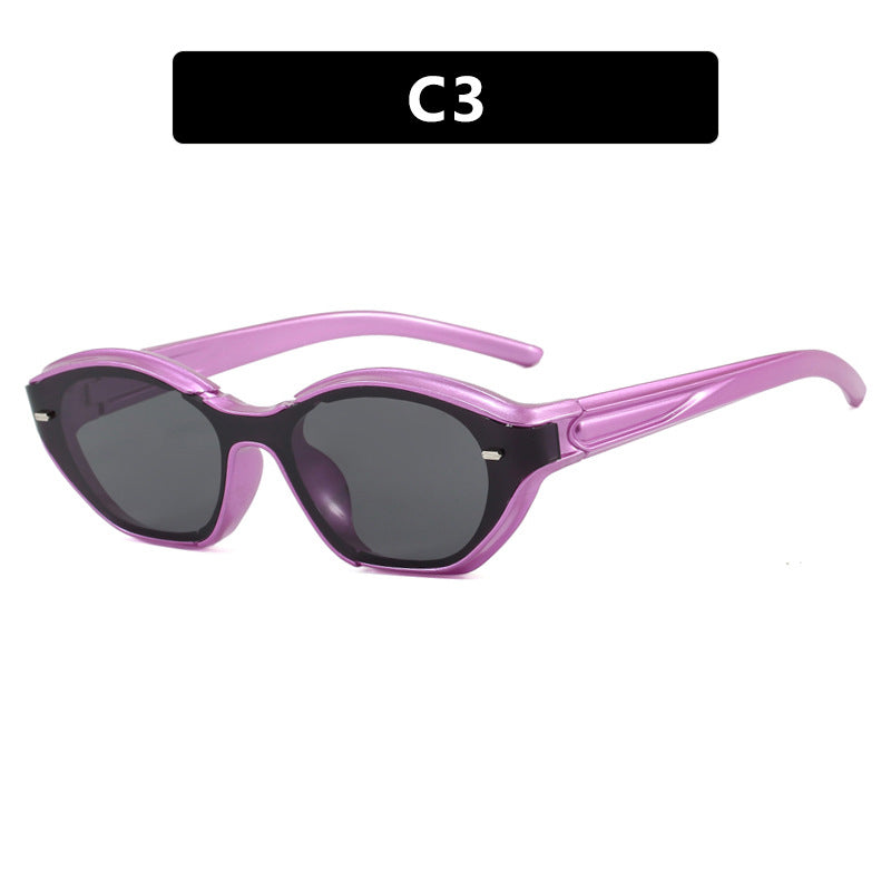 Dame moter Solbrille med moderne design og beskyttende UV-filter Luvikno