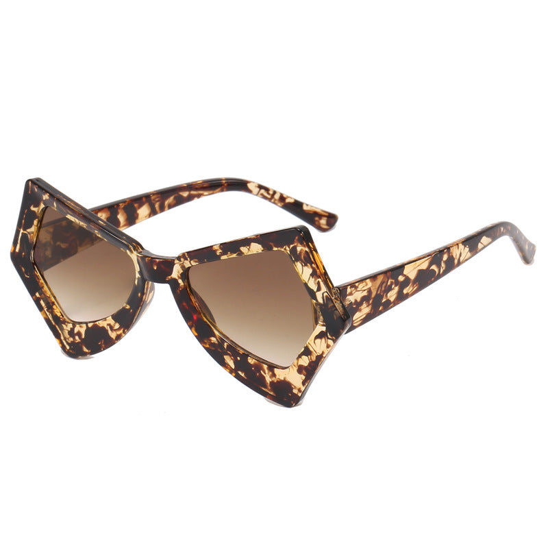 Dame polygonal solbrille i ekstravagant design Luvikno